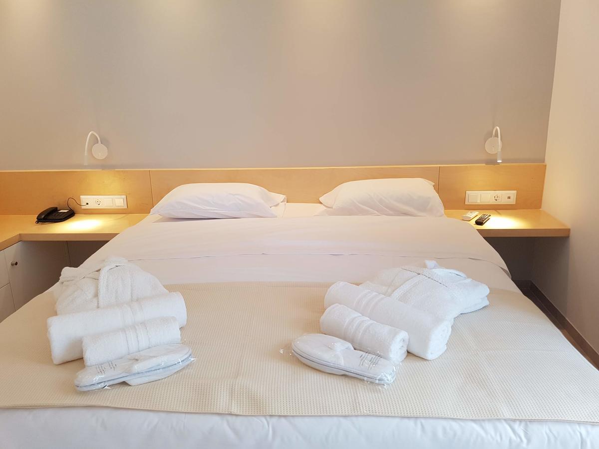 8Kto Hotel Skiathos Town Exterior photo
