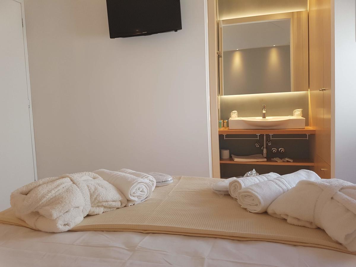 8Kto Hotel Skiathos Town Exterior photo